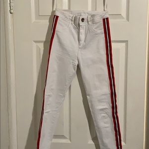 StudioF sculpt with jeans.